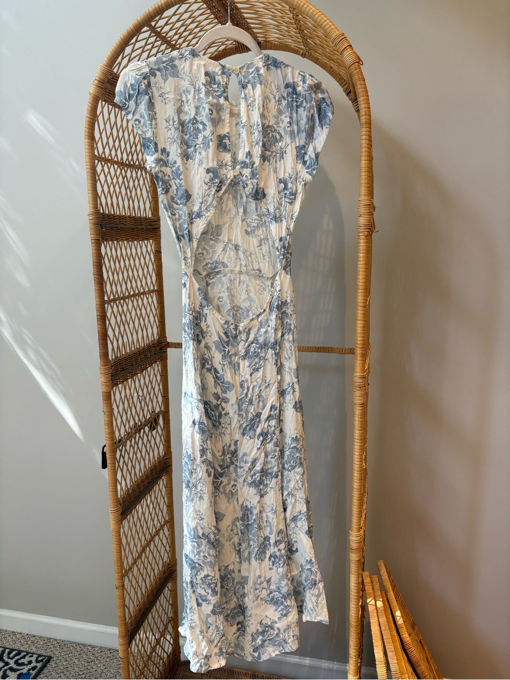 Reformation Floral Open Back Midi Dress with Slit - Picture 7 of 9